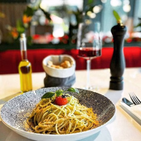 Mangia italienisches Restaurant SPAGHETTI AGLIO OLIO A LA LUCIA