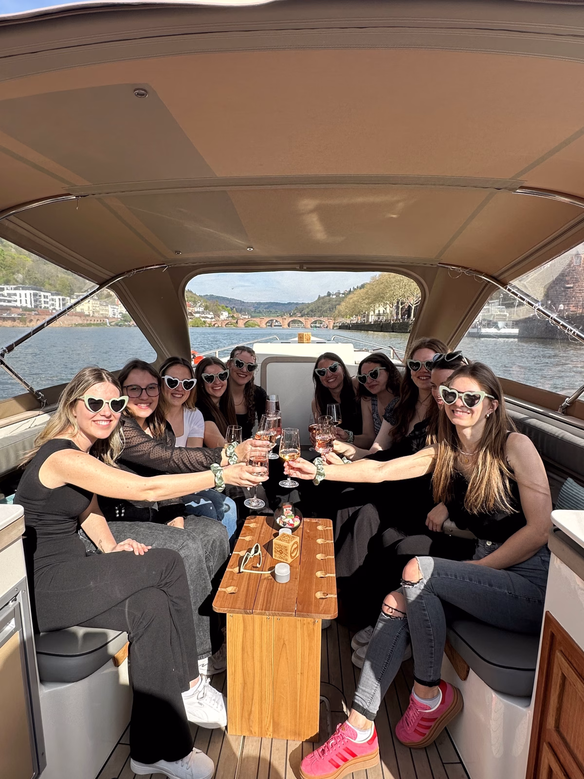 1,5h private Bootsfahrt auf dem Neckar in Heidelberg