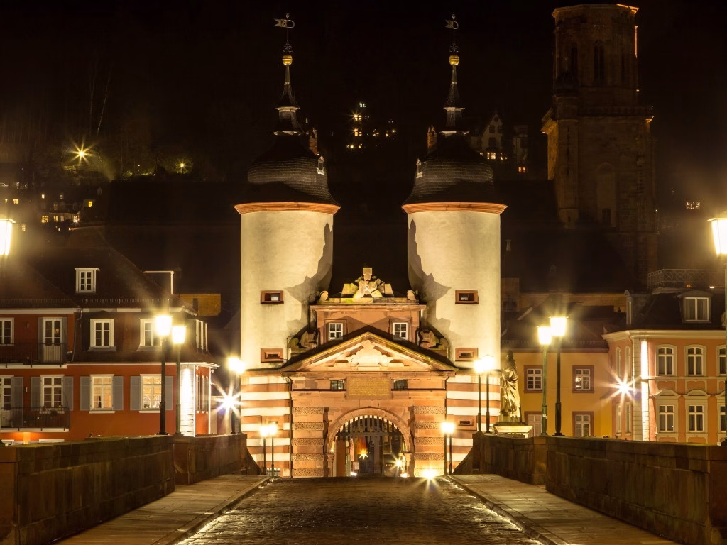 Das berühmte Tor auf der Alten Brücke in Heidelberg - hier geht die Nachwächterführung natürlich auch entlang