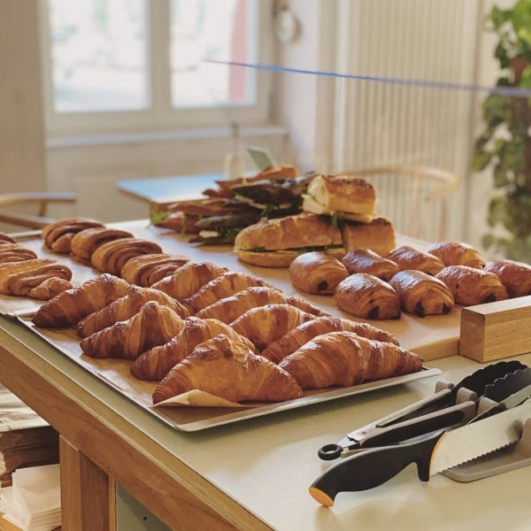 und natürlich dürfen in der Weststadt kleine Leckereien zum Speciality Coffee nicht fehlen