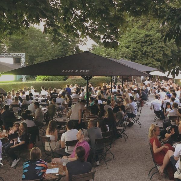 Public Viewing Mannheim in der Gartenwirtschaft