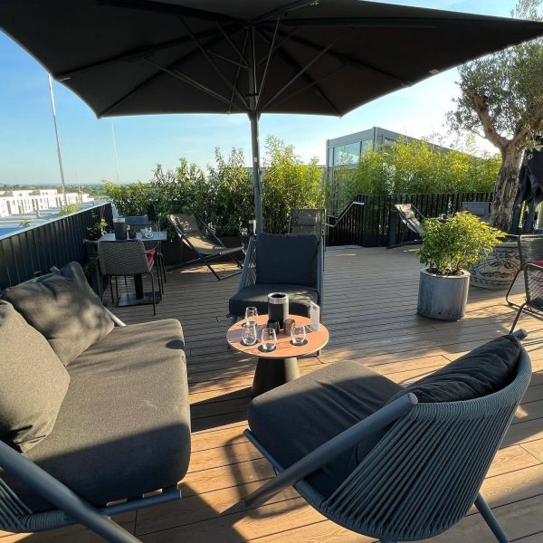 Die Dachterrasse bei schönem Wetter