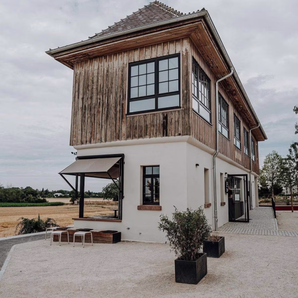 Das Stellwerk 5 in der Bahnstadt Heidelberg ist heute eines der beliebtesten Cafés der Stadt