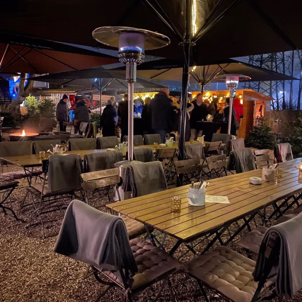 Biergarten mal anders: auch im Wintergarten lässt es sich gemütlich was trinken - aber lieber was warmes ;)