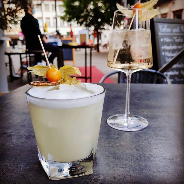 Außenterrasse mit leckeren Drinks