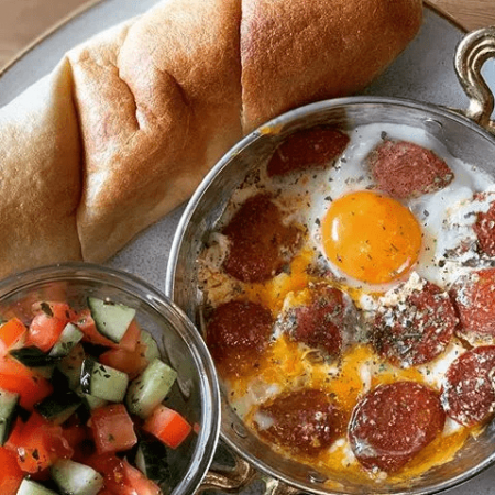 Ei mit Sucuk zum Brunchen in Heidelberg