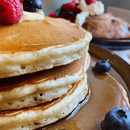 Fluffy Fruit Pancakes zum Brunch im Nokta
