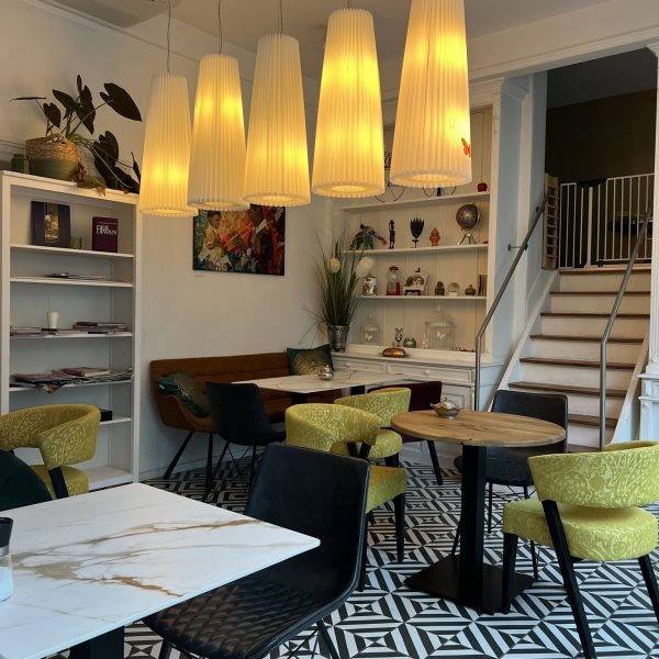 Das Café in Heidelberg Altstadt ist relativ groß und gemütlich