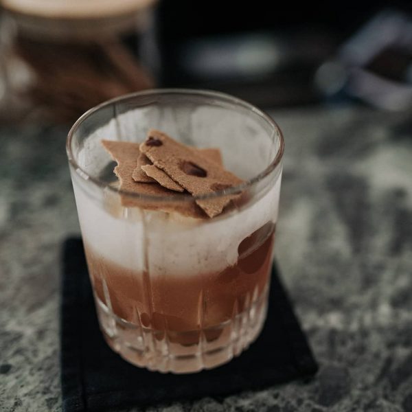 PEANUT OLD FASHIONED WITH MAKERS MARK BOURBON (Foto: Pino's Instagram)