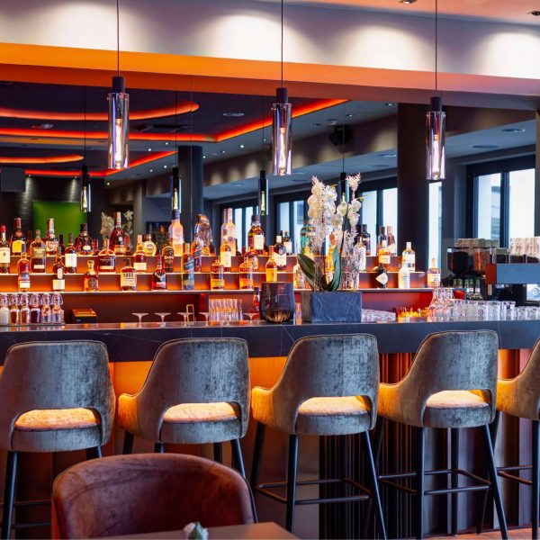 Signature Bar mit Dachterrasse im Qube Bahnstadt