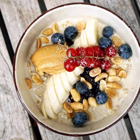 Schwarzer Walfisch Müsli Frühstück