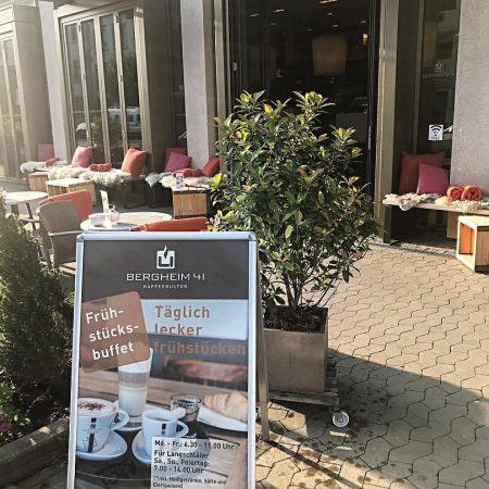 im Freien frühstücken geht auch im Bergheim 41