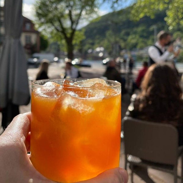 Bent Bar Cocktail im Freien