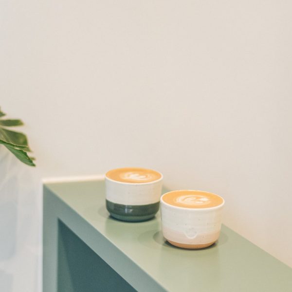 das nomad hat immer wieder auch kreative Ideen, wie hier eigene Tassen im Zusammenarbeit mit Drehwerk