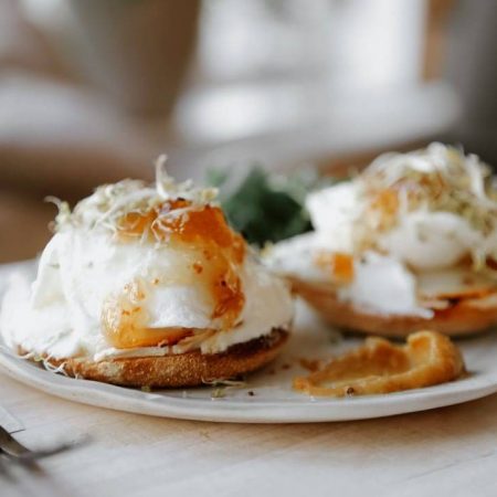 heidelberg rohrbach brunch im zuckerrohr Homemade creamy thyme spread caramelized goat cheese fig marmelade poached egg