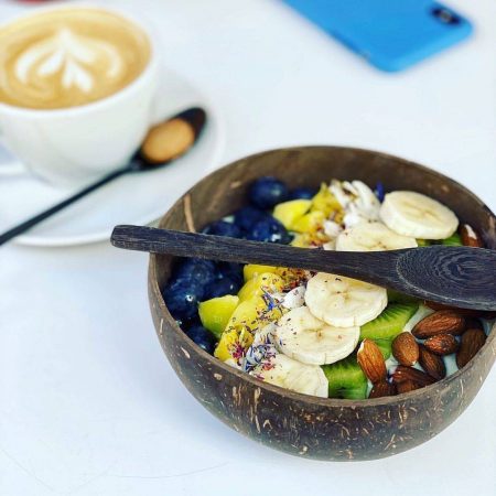 meiks brunch und bar Spring Bowl mit Früchten