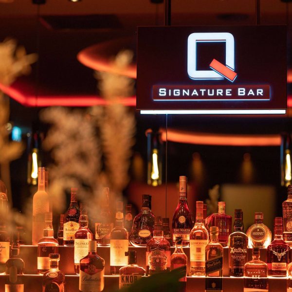 Qube Heidelberg Bahnstadt Signature Bar für gute Drinks und Cocktails After-Work