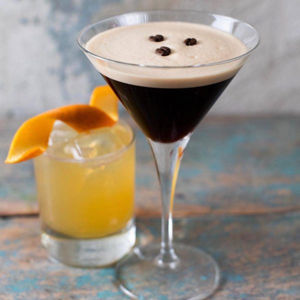 wer Abends lieber wach bleiben will, nimmt Kaffee und macht einen Cocktail daraus